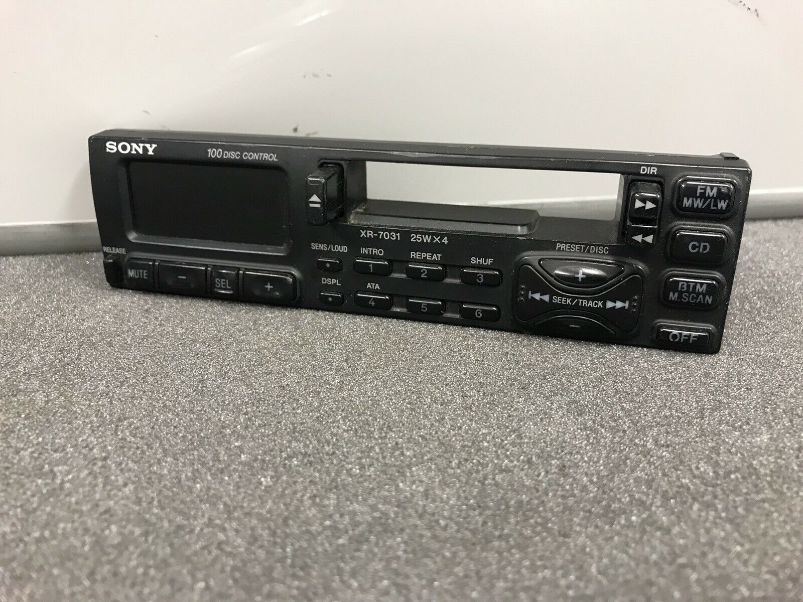 Sony Xr-7031 Car Radio Stereo Cassette Player Face Front Panel complete Xr7031