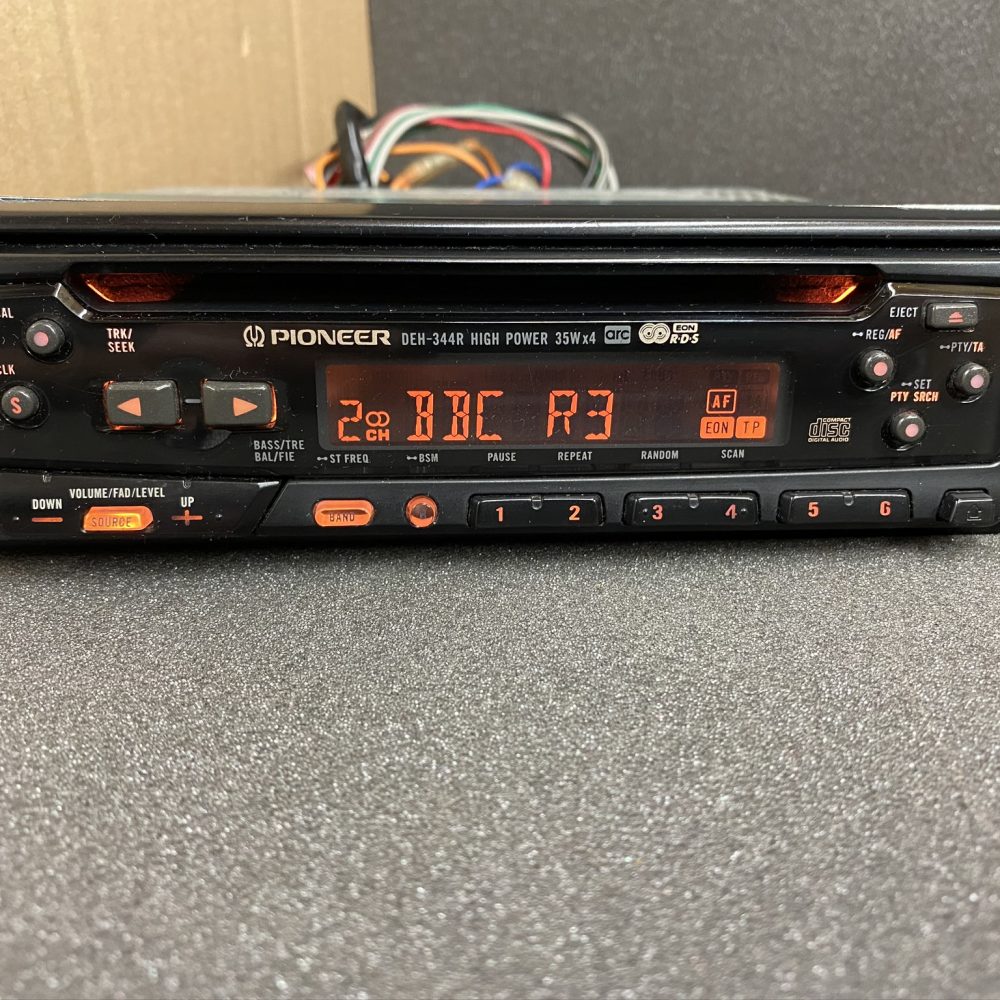 Pioneer Deh-344r old Classic radio CD player