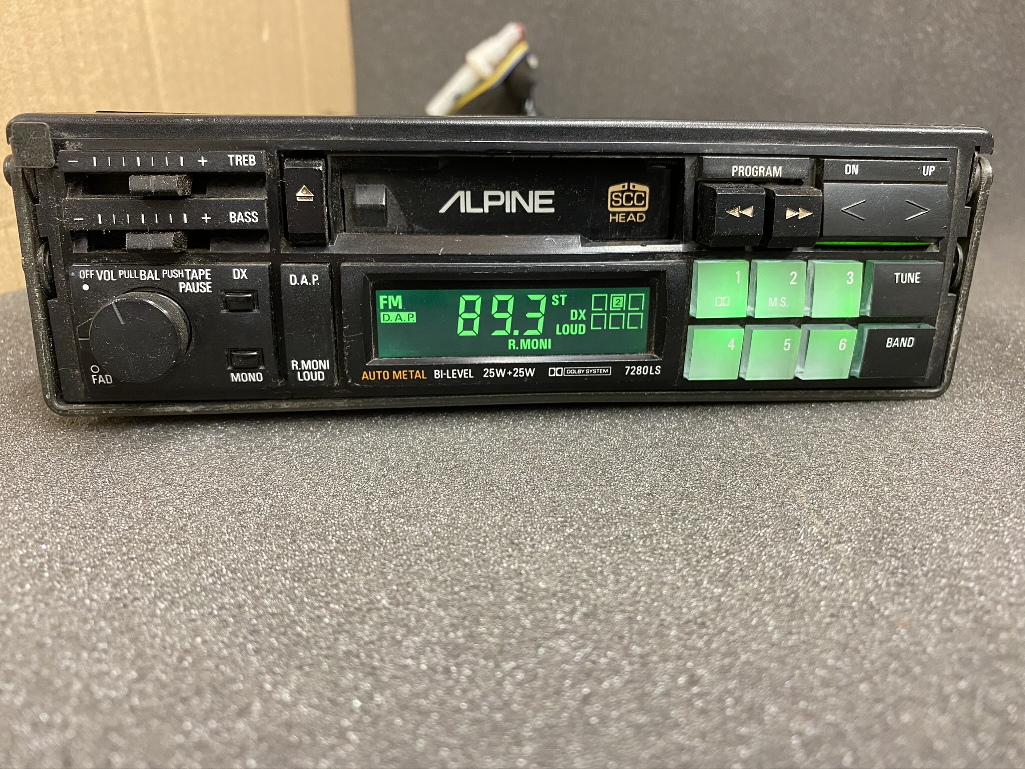 pull out radio cassette 