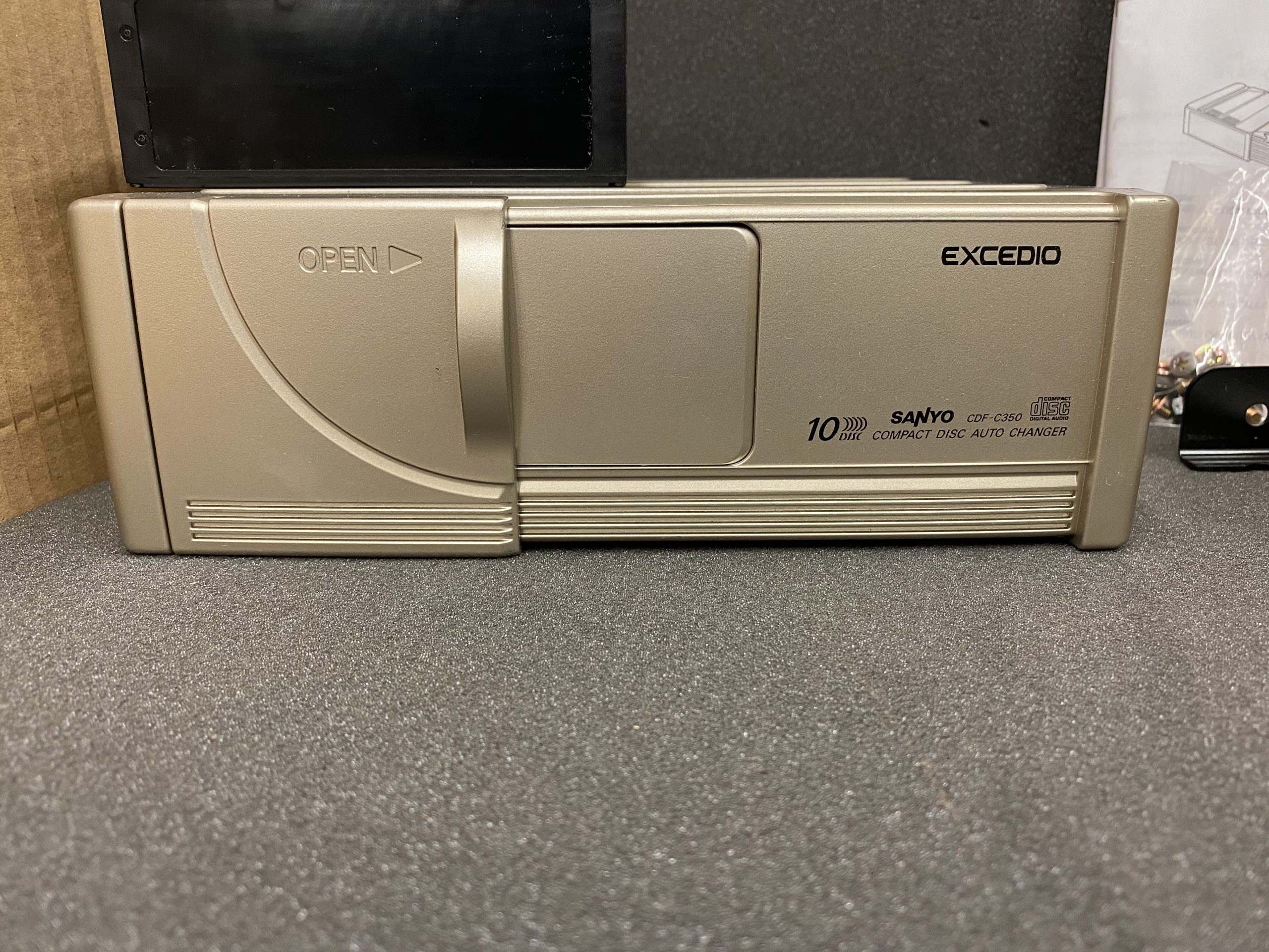 SANYO CDF-C350 Compact Disc Auto Changer Complete Kit In Original Box Quick Post 