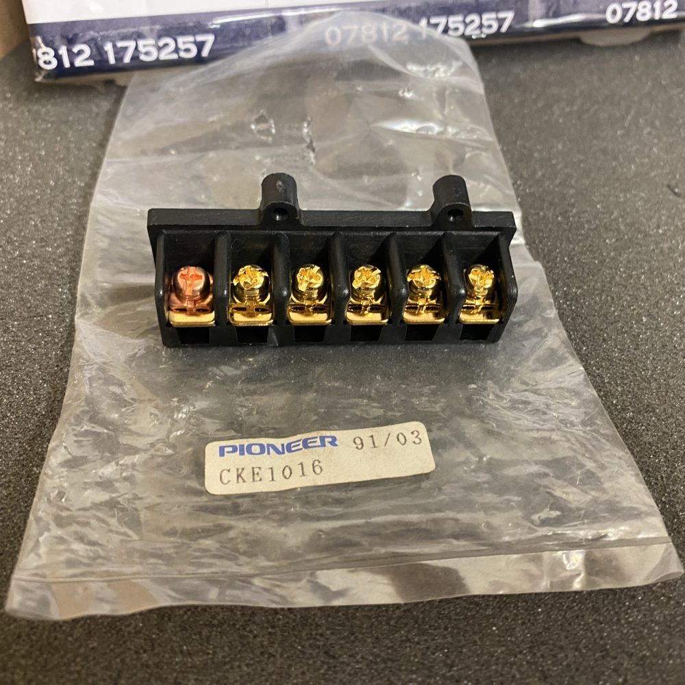 Pioneer New old stock car amplifier new block connector 7 version type Cke1016