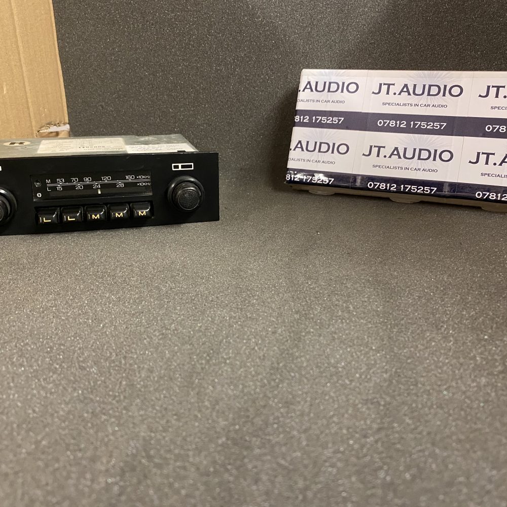 Nissan Clarion old car radio stereo model Rn-3047L