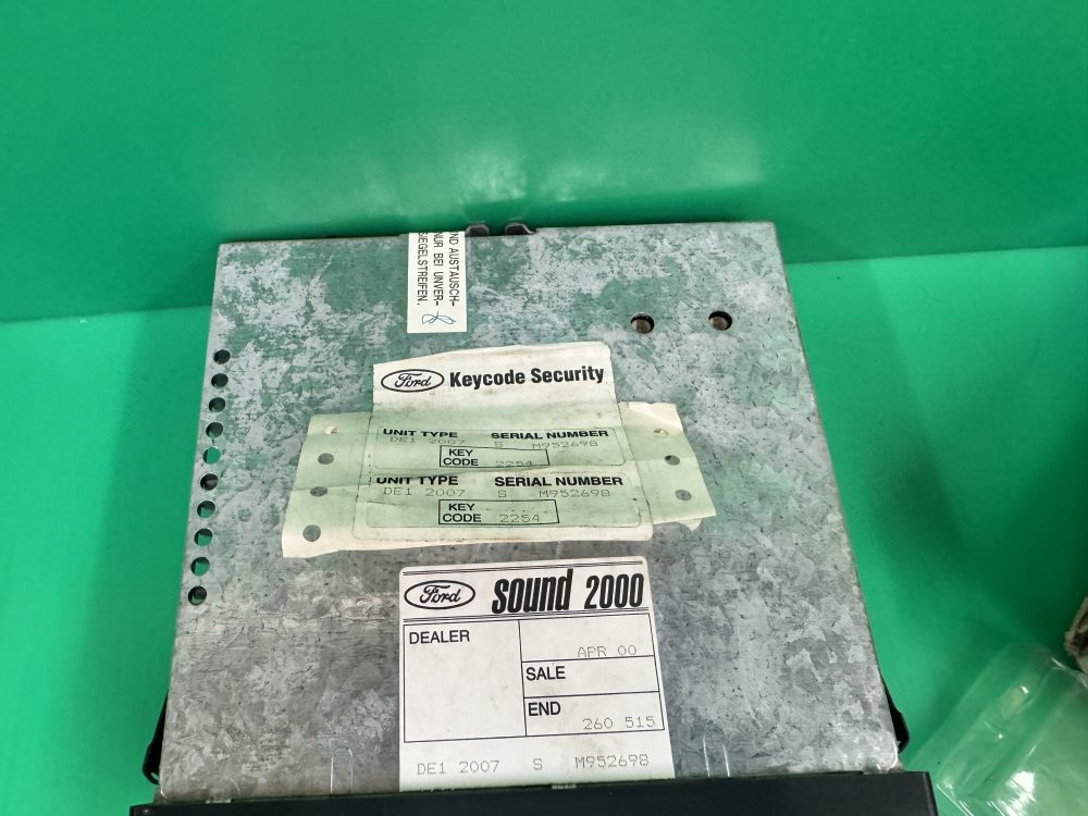 Ford 2007rds Rs Cosworth etc car Radio Cassette with code - New old stock - Image 4