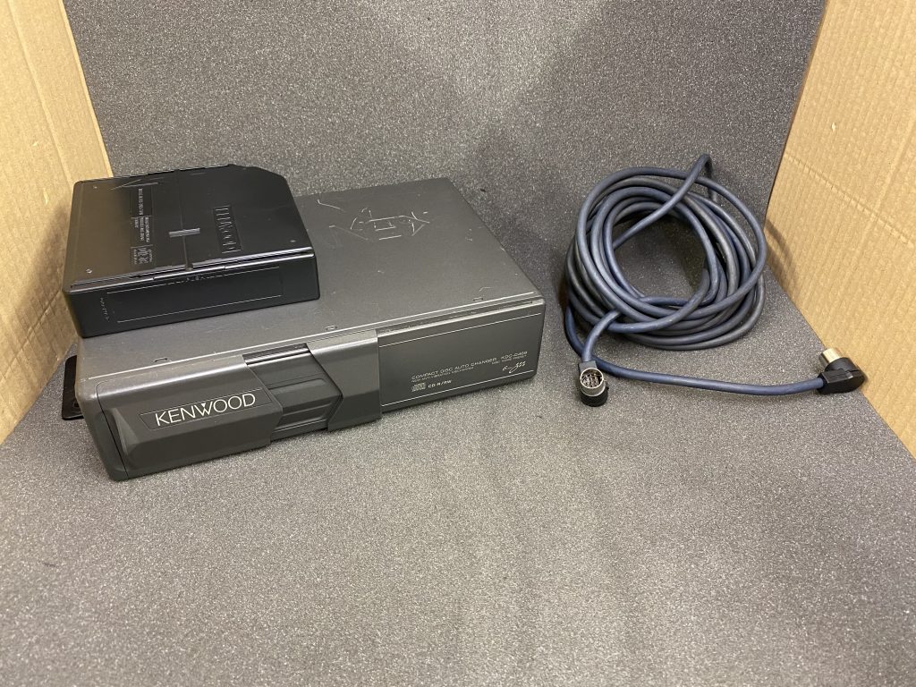 Kenwood Kdc-C469 old school 6 disc Cd changer complete - JT Audio