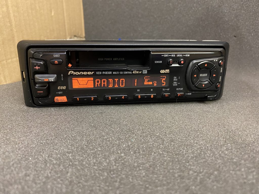 Pioneer Keh-P4000 old car radio cassette player with Cd changer