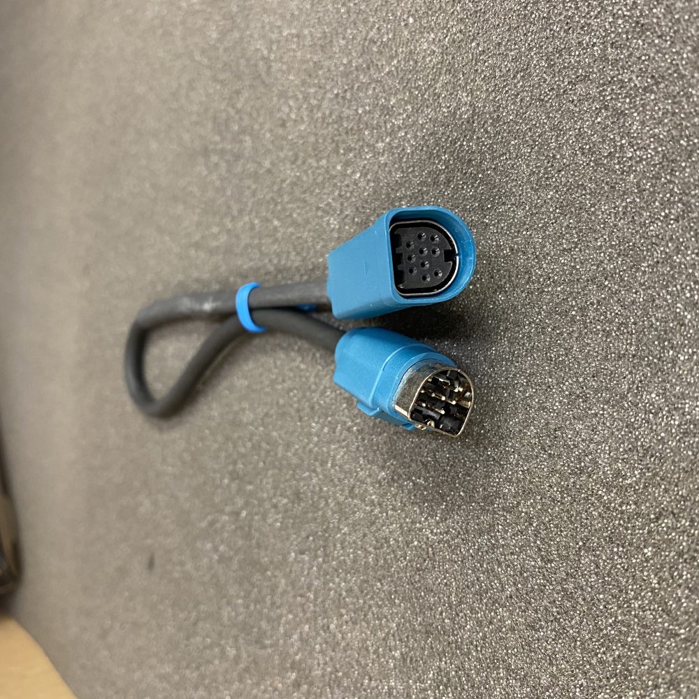 Alpine Genuine iPod aux voltage dropper 12v-5v Wiring Harness Convertor