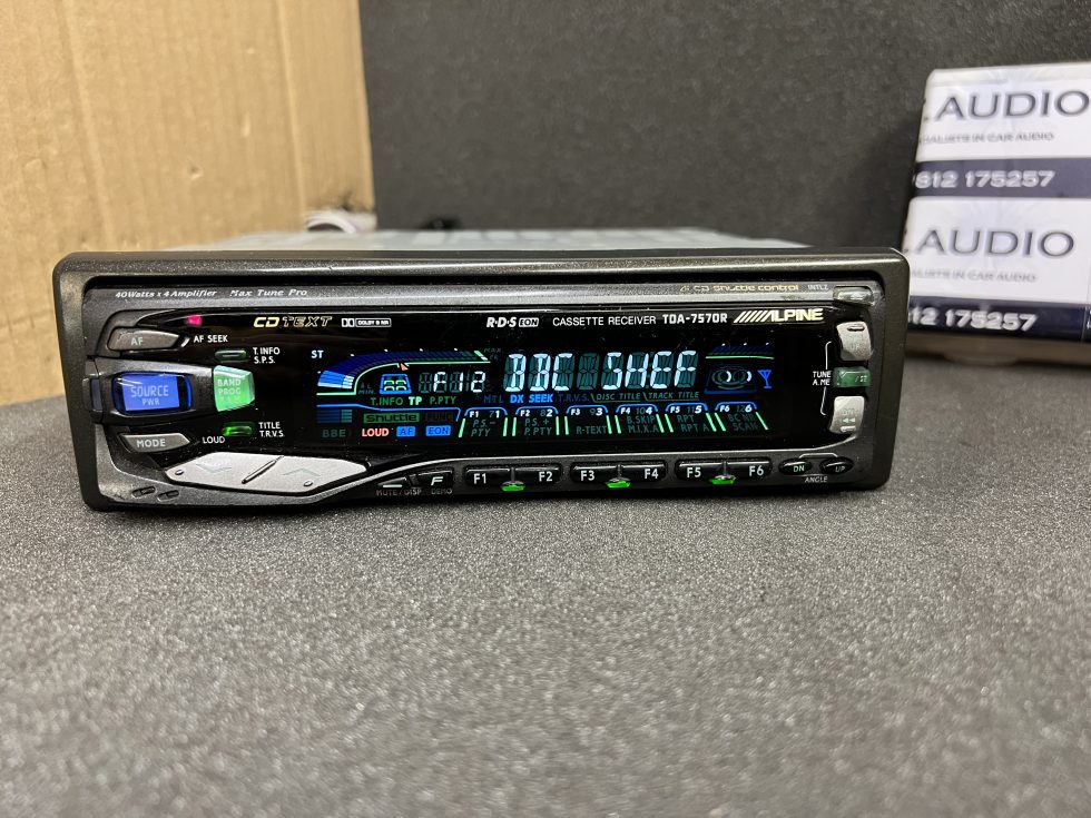 Alpine Tda-7570r old school radio cassette with cd changer control - JT ...