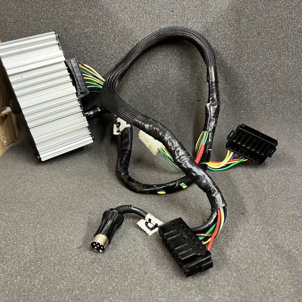 Volvo Car Radio Stereo original Amplifier and wiring