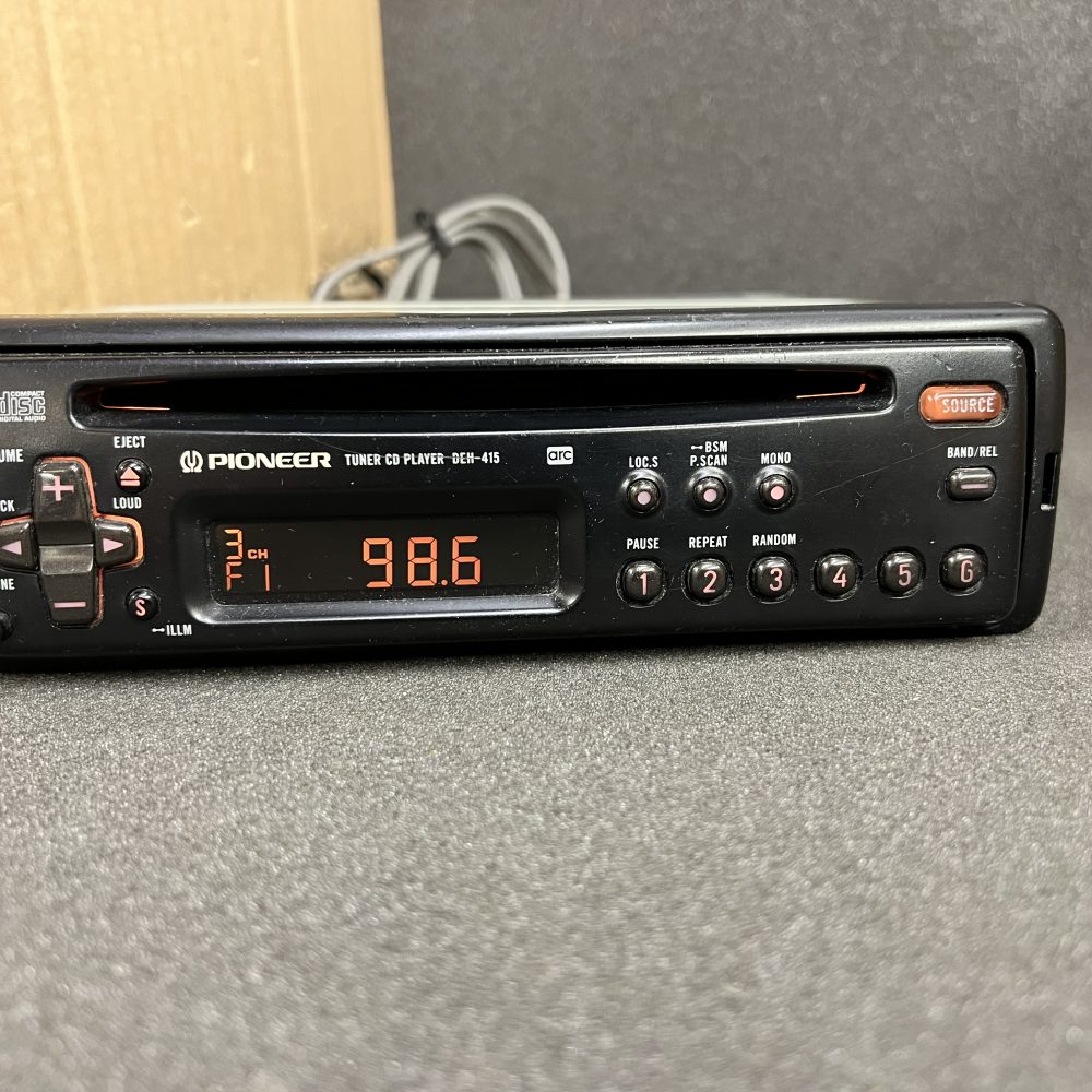 Pioneer Deh-415 old Classic radio CD player