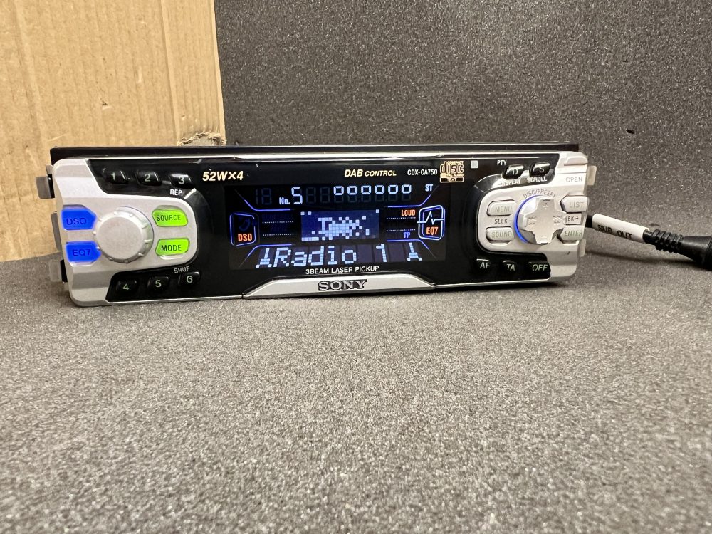 Sony Cdx-Ca750  retro CD player Rare Model - Image 2