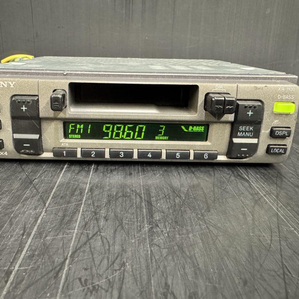 Old Sony Car Radio Stereo Cassette Player Model Xr-1100 - Easy to use