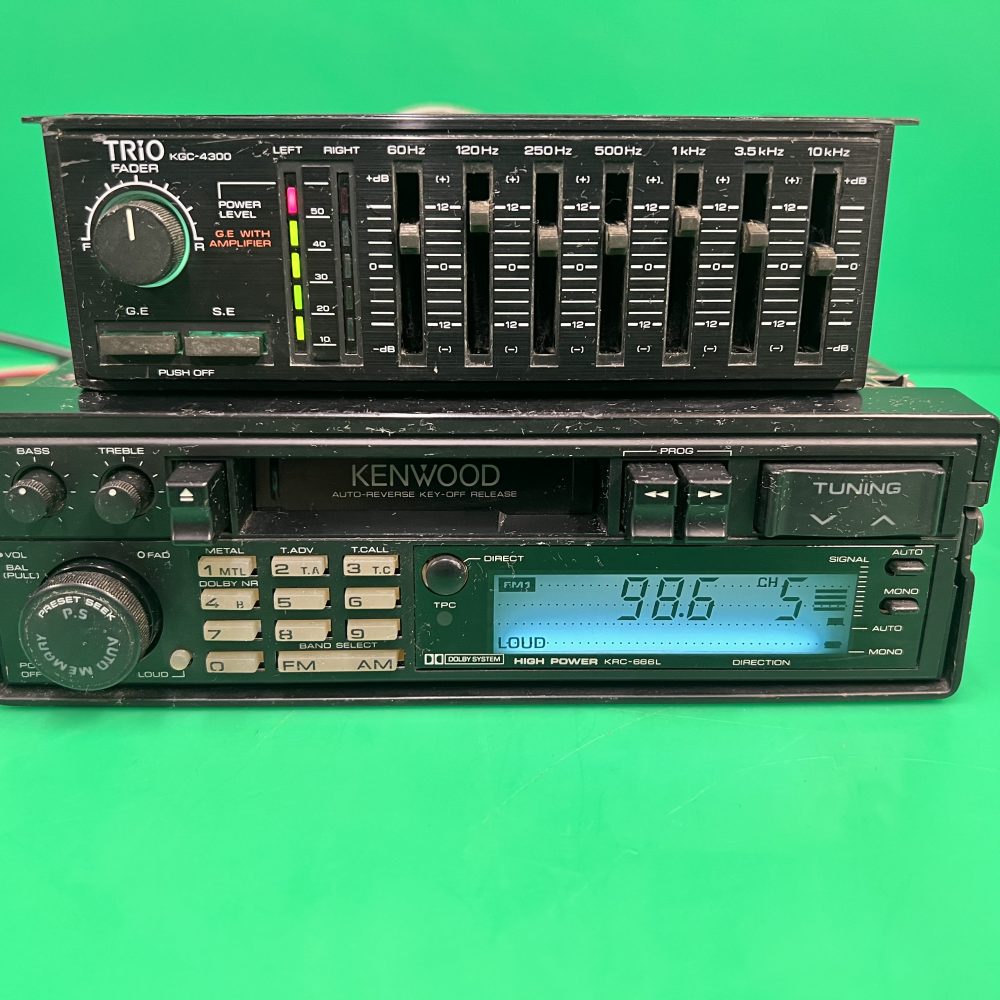 Kenwood Krc-666L Rare old pull out car radio cassette player with Trio Kenwood Graphic booster