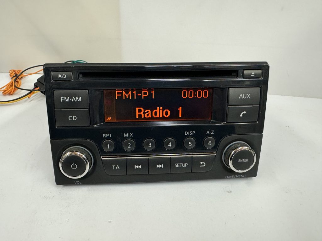 Nissan Qashqai Juke AGC 0071RF car radio stereo CD player with code