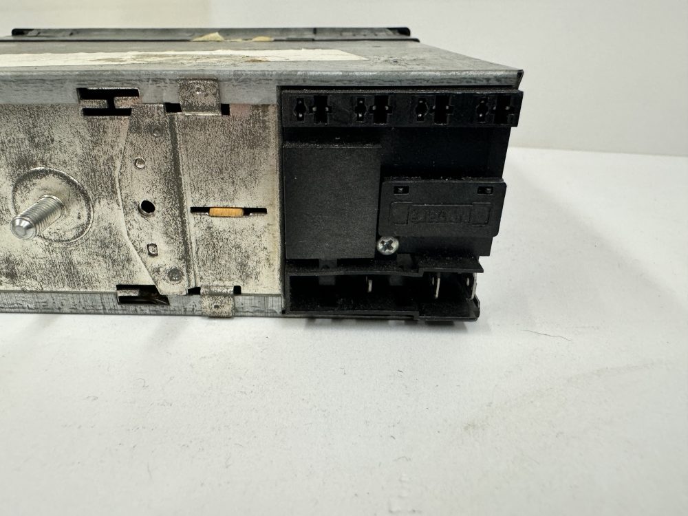 Blaupunkt Paris R23 old car radio cassette player - Image 4