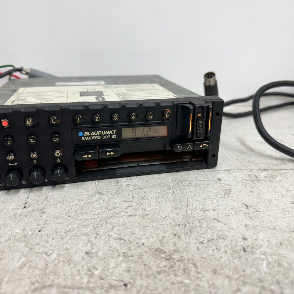 Blaupunkt Bamberg Sqr 82 old car radio player