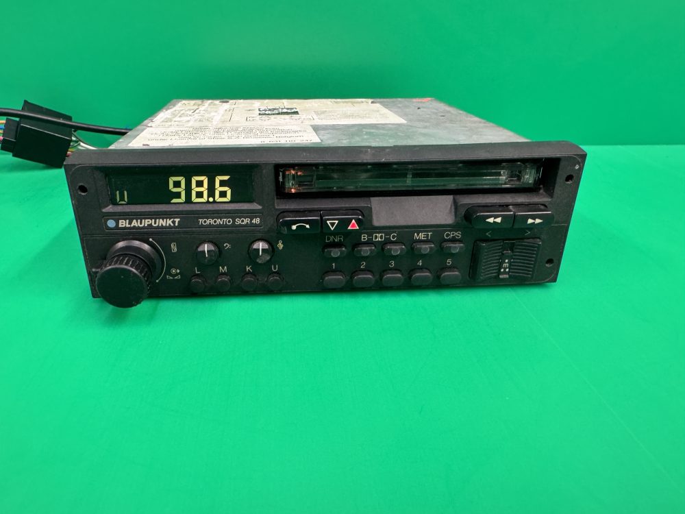 Blaupunkt Toronto SQR 48 old car radio cassette player - Image 3