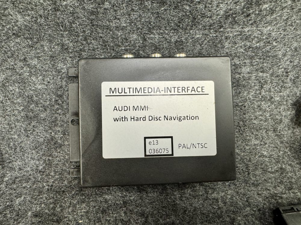 MULTIMEDIA-INTERFACE AUDI MIMI with Hard Disc Navigation adaptor - Image 3