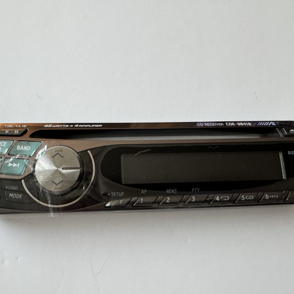 Alpine Cde-9841r  Cd Car Radio Stereo Face Only New