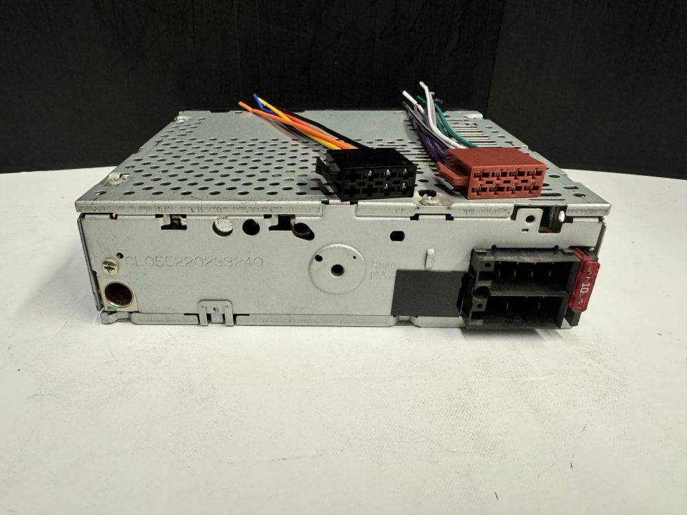 Clarion Arb223rg old car radio cassette player fitted in Some Suzuki - Image 4