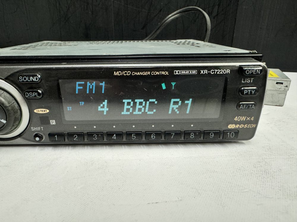 Sony Car Radio Cassette Player with Cd Changer Control Xr-C7220r - Image 3