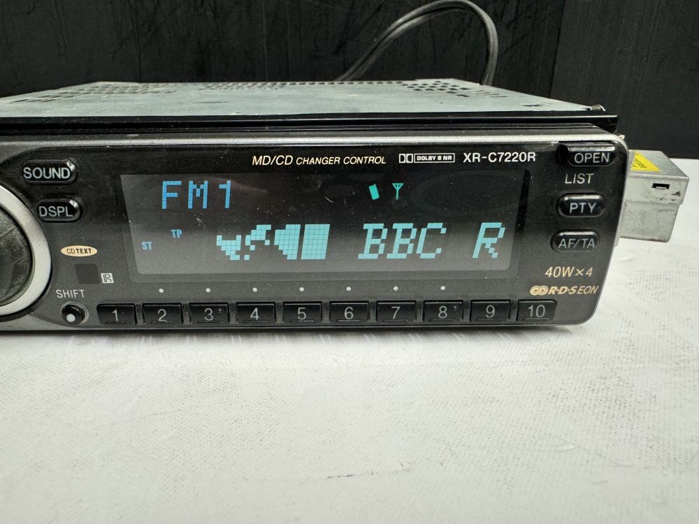 Sony Car Radio Cassette Player with Cd Changer Control Xr-C7220r - Image 4