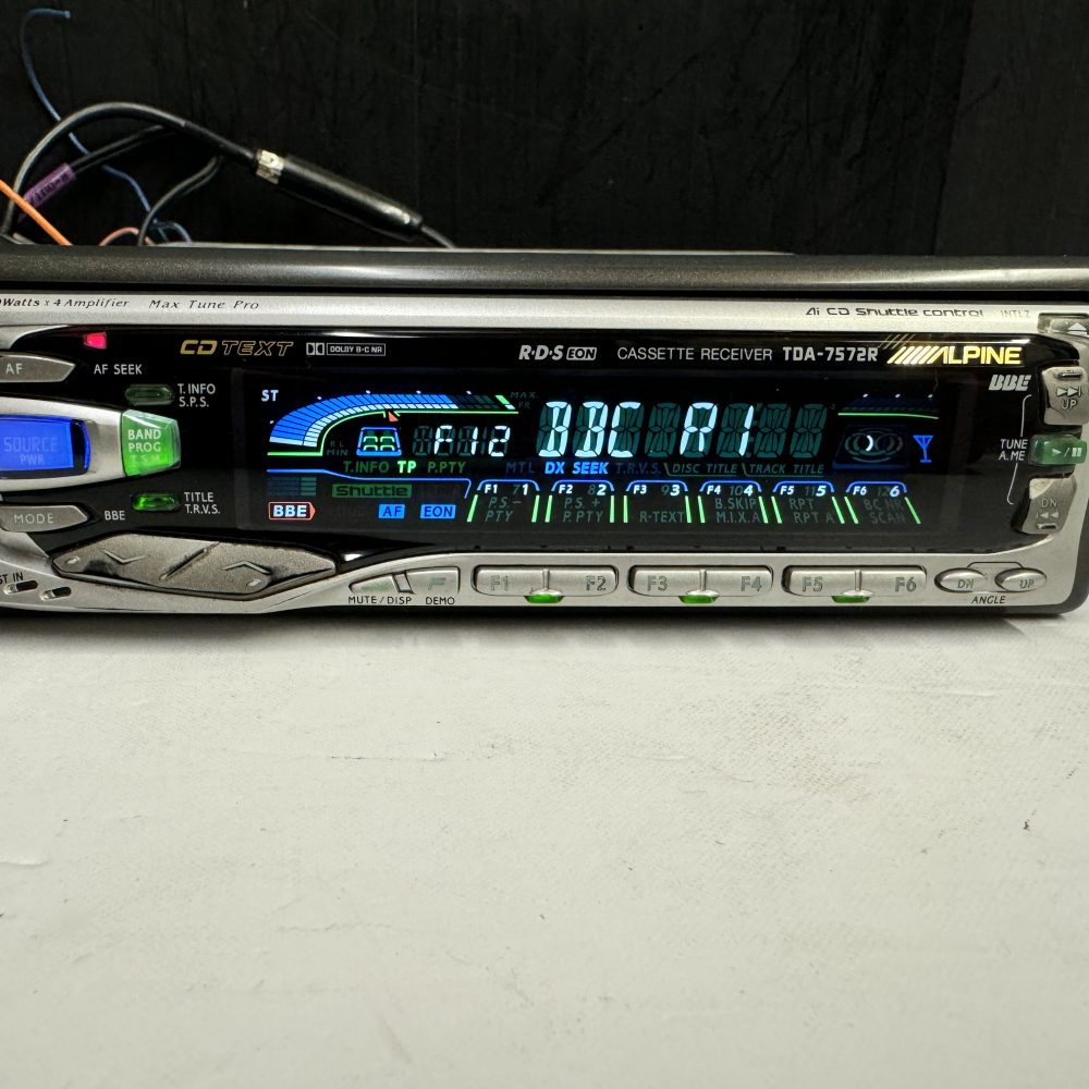 Alpine Tda-7572r old school radio cassette with cd changer control