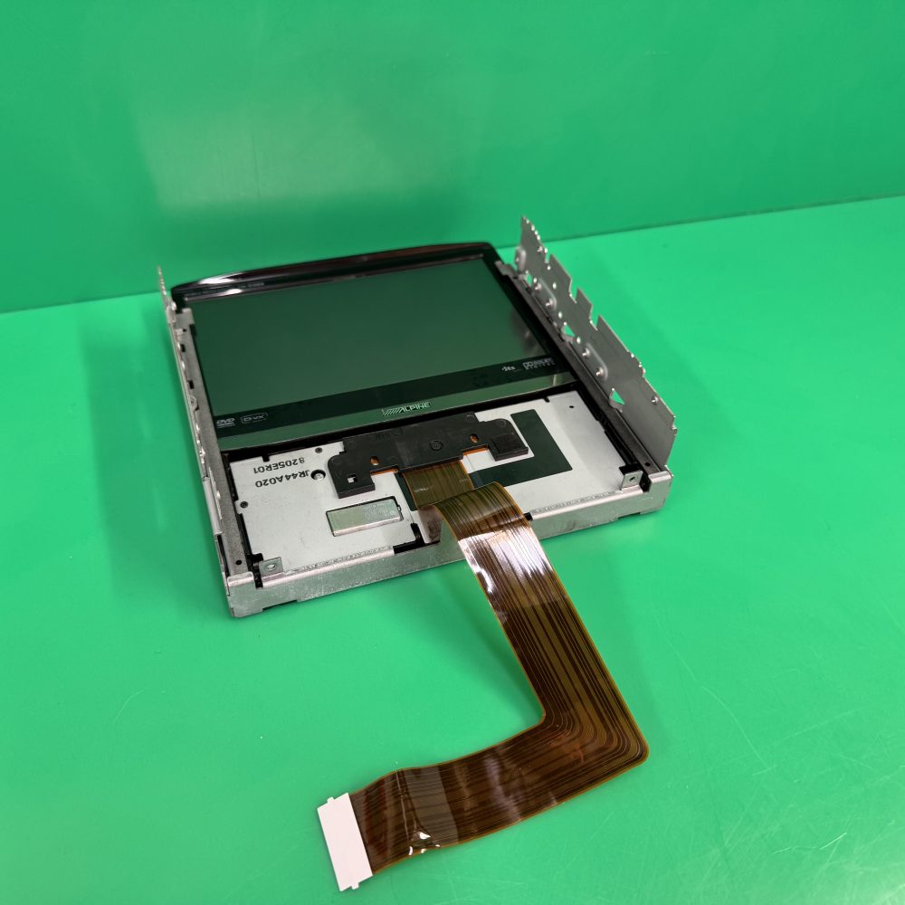 Alpine iVa-D106r screen with mechanism