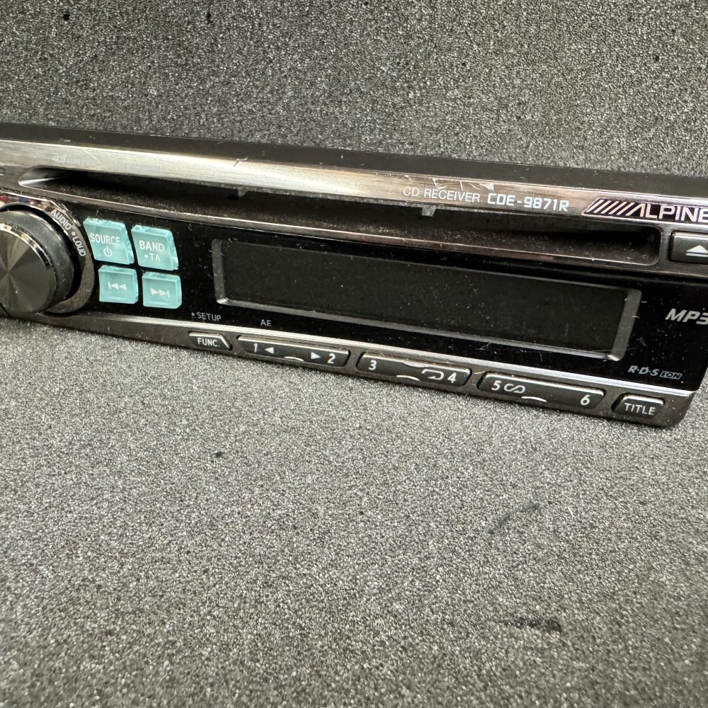 Alpine Cde-9871r  Cd Car Radio Stereo Face Only