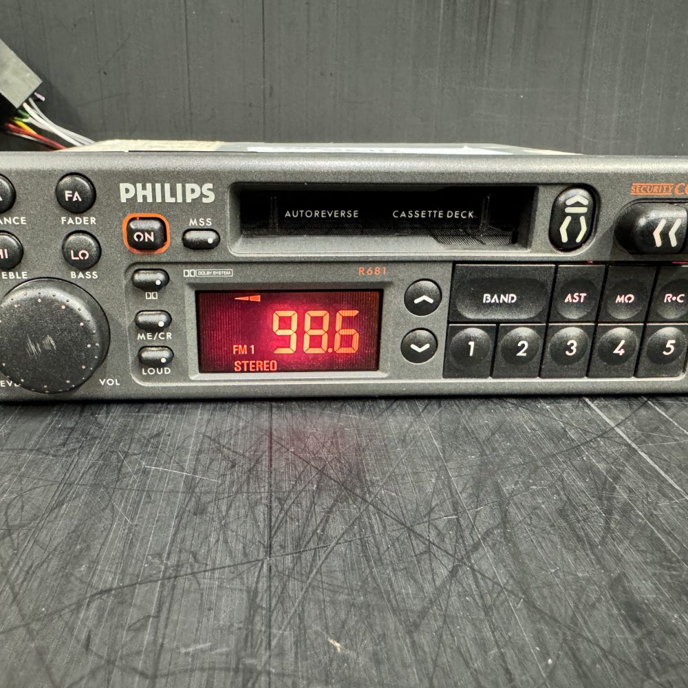 Old Rover Car Radio Stereo Cassette Rover R681 With Code Retro