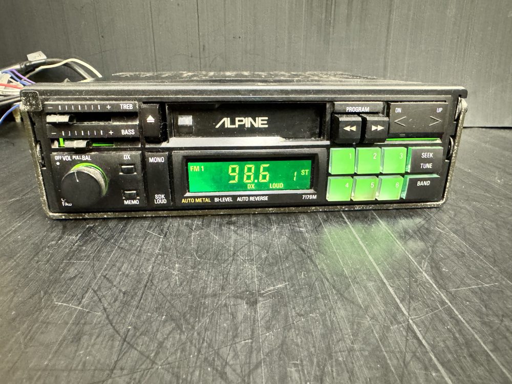 Alpine 7516L old Classic pull out radio Logic cassette player - Changer control