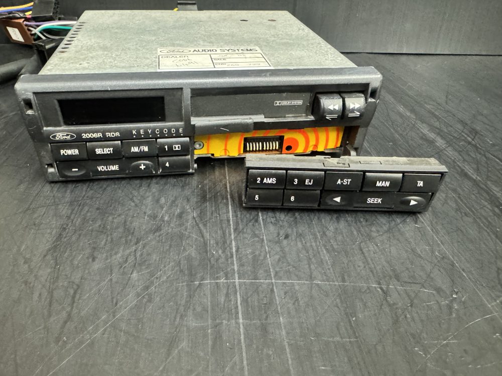 Ford 2006r Rds Mondeo etc car Radio Cassette with code - Image 4
