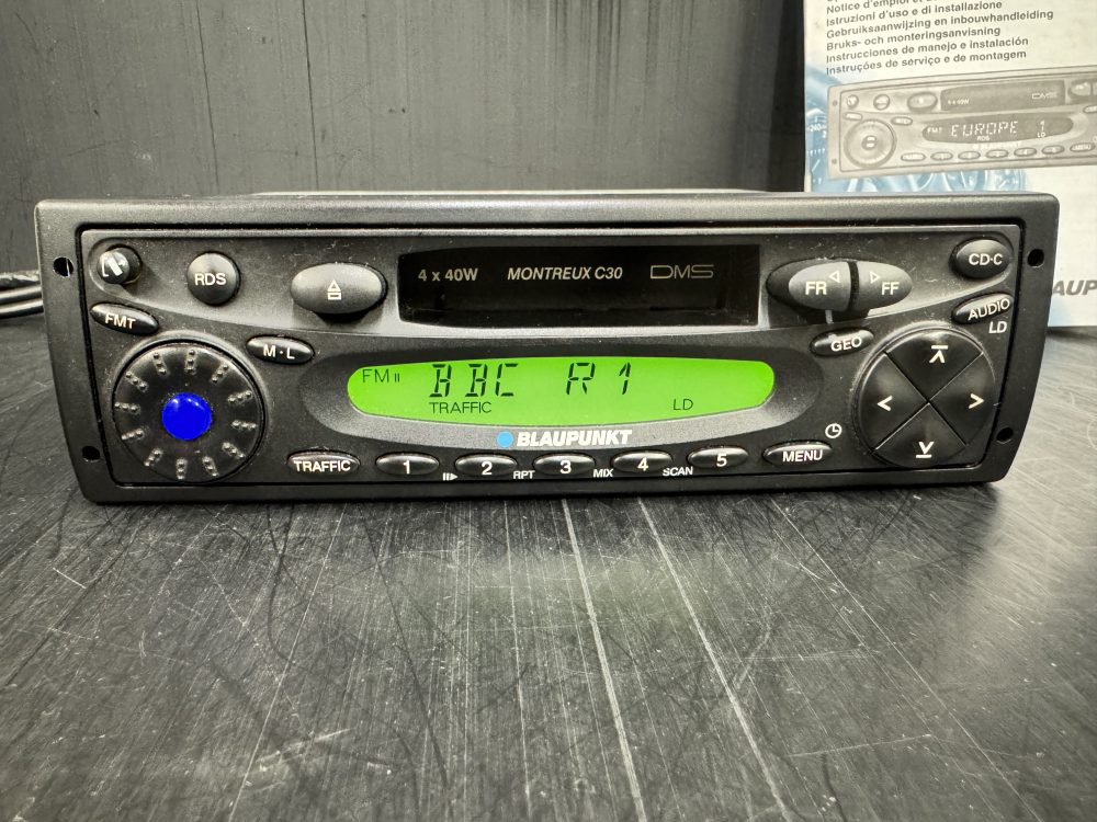 Blaupunkt Montreux C30 old car radio cassette player - Image 3