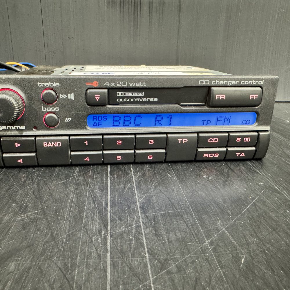 Vw Gamma mk2 old car radio cassette player with cd changer control