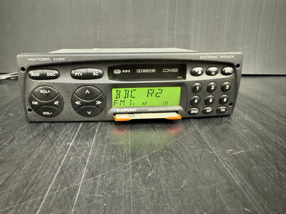 Blaupunkt Melbourne Rcm 148 old car radio cassette player With changer Control green