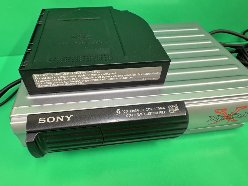 Sony Car Radio Stereo 6 Disc Plug In Cd MP3 Changer Model Cdx-T70mx - Image 4