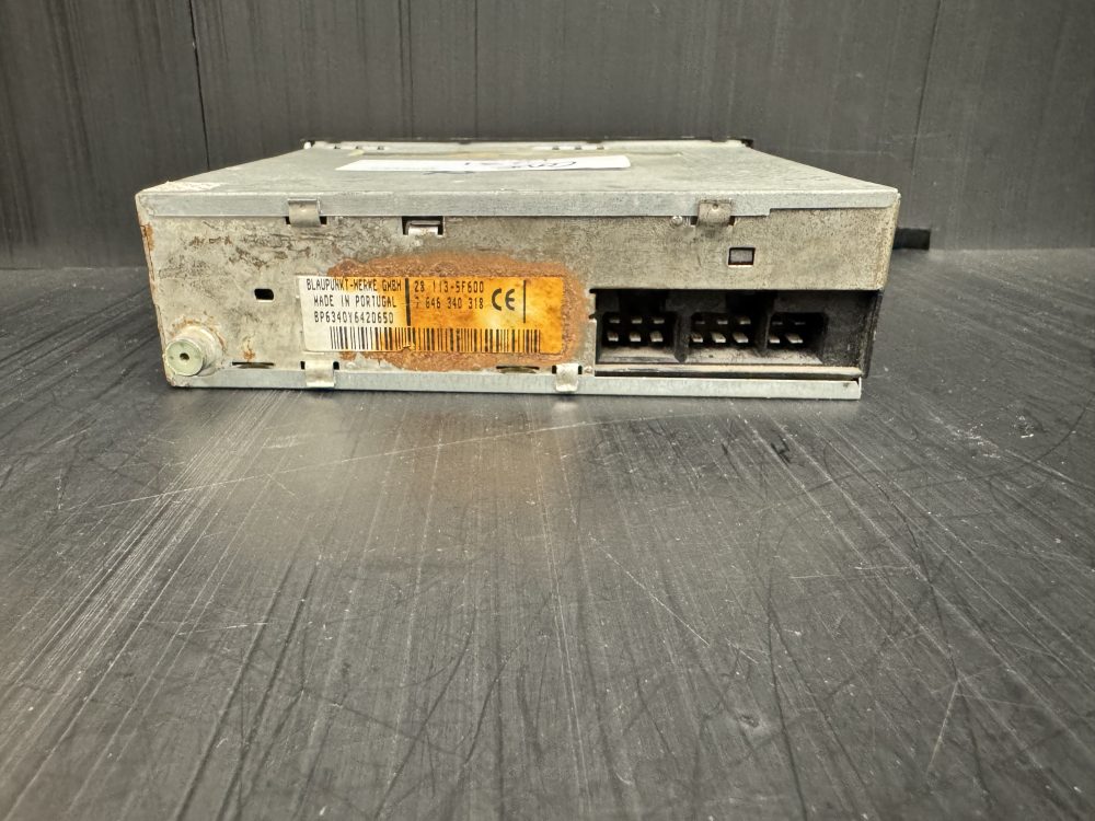 Nissan Blaupunkt old car radio stereo cassette player Oem with code - Image 4