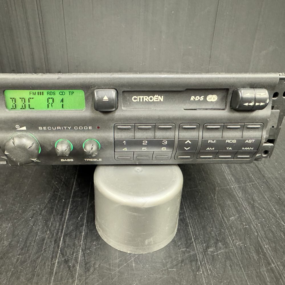 Citroen Saxo old Classic radio cassette player 2014rds with code