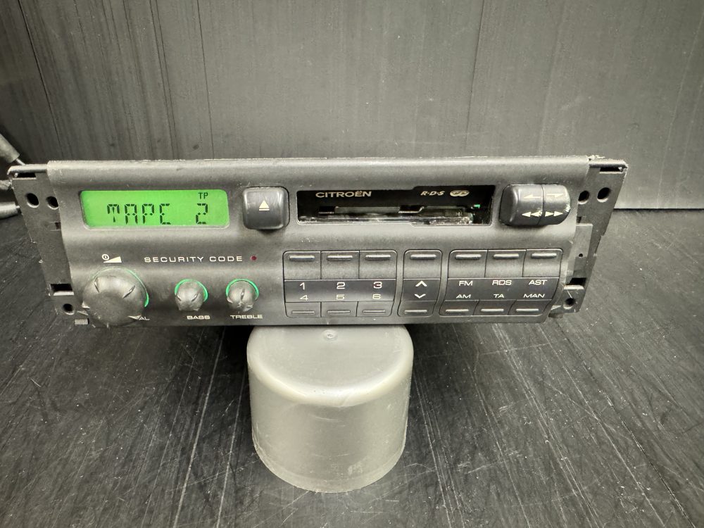 Citroen Saxo old Classic radio cassette player 2014rds with code - Image 3