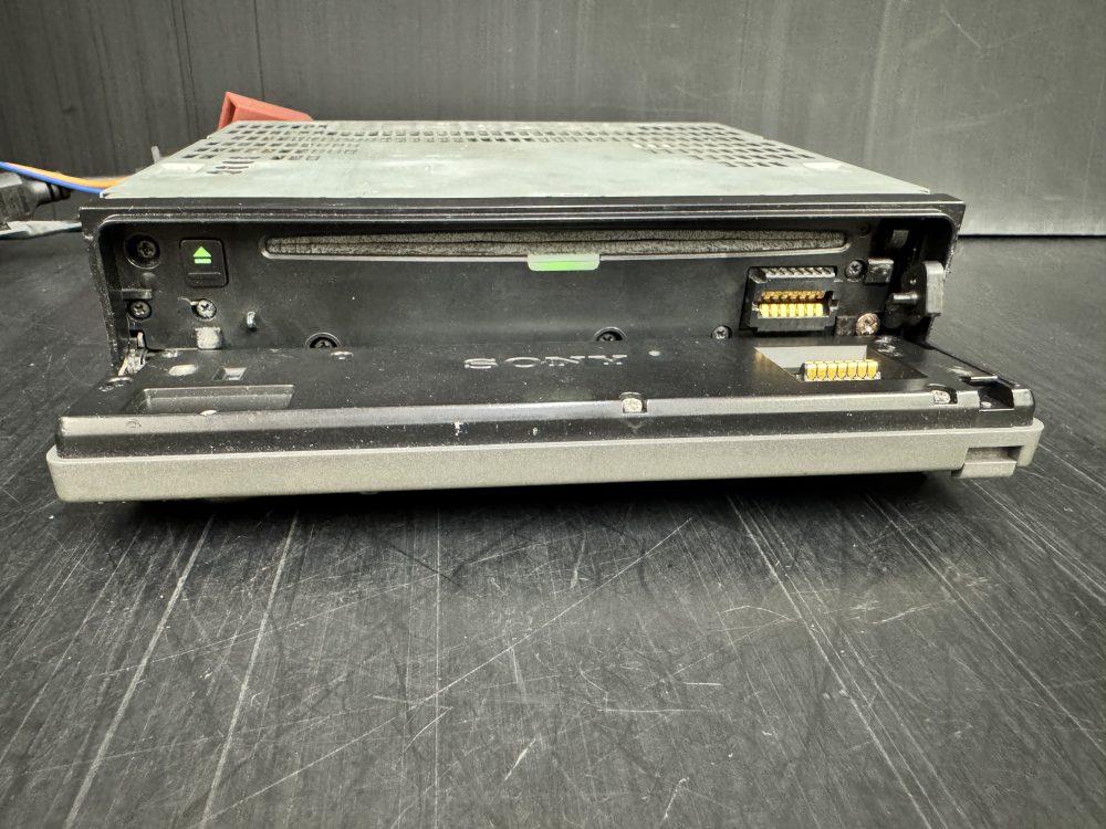 Sony Cdx-C5850r retro CD player Gold Pre outs changer controller - Image 3