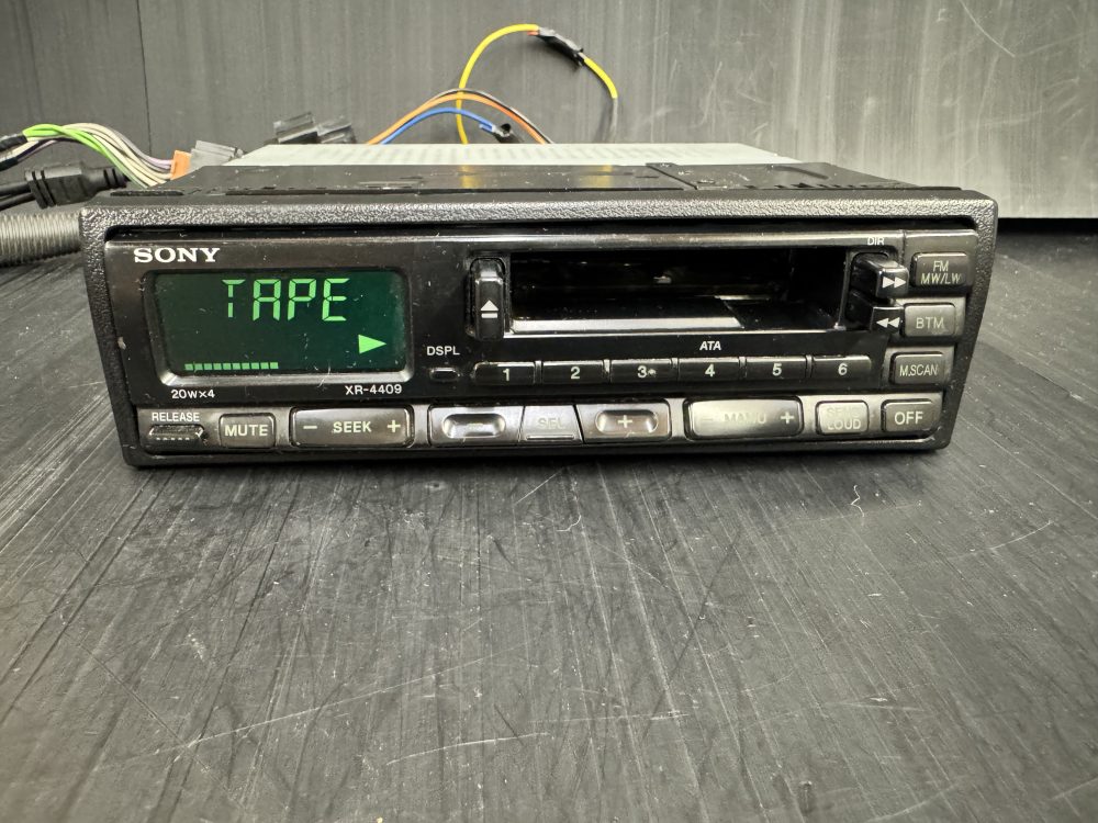 Old Sony Car Radio Stereo Cassette Player Model Xr-4409 Retro 90s Vintage Retro - Image 3