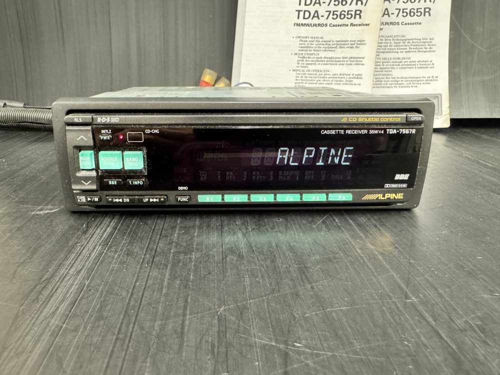Alpine Tda-7567r old school radio cassette Very Rare model - Image 2
