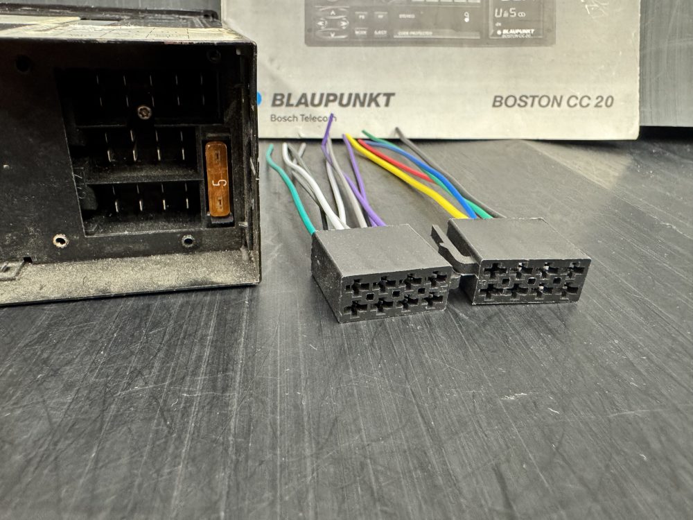 Blaupunkt Boston CC20 old car radio cassette player - Image 5