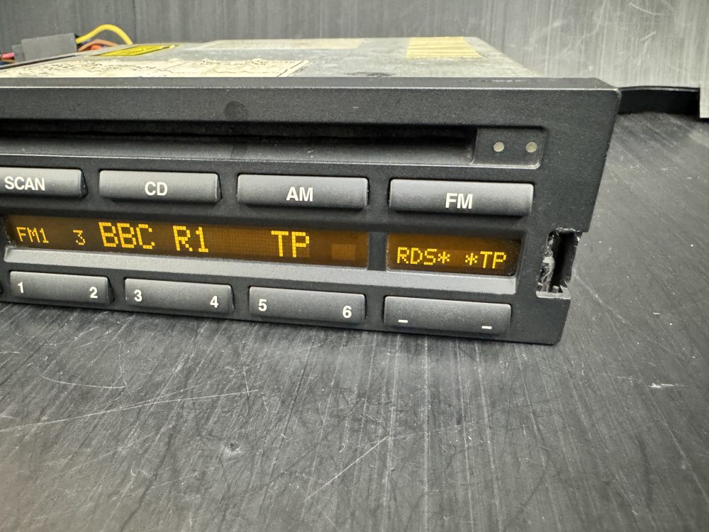 Blaupunkt Mg Car Radio Stereo head unit with code - Image 4