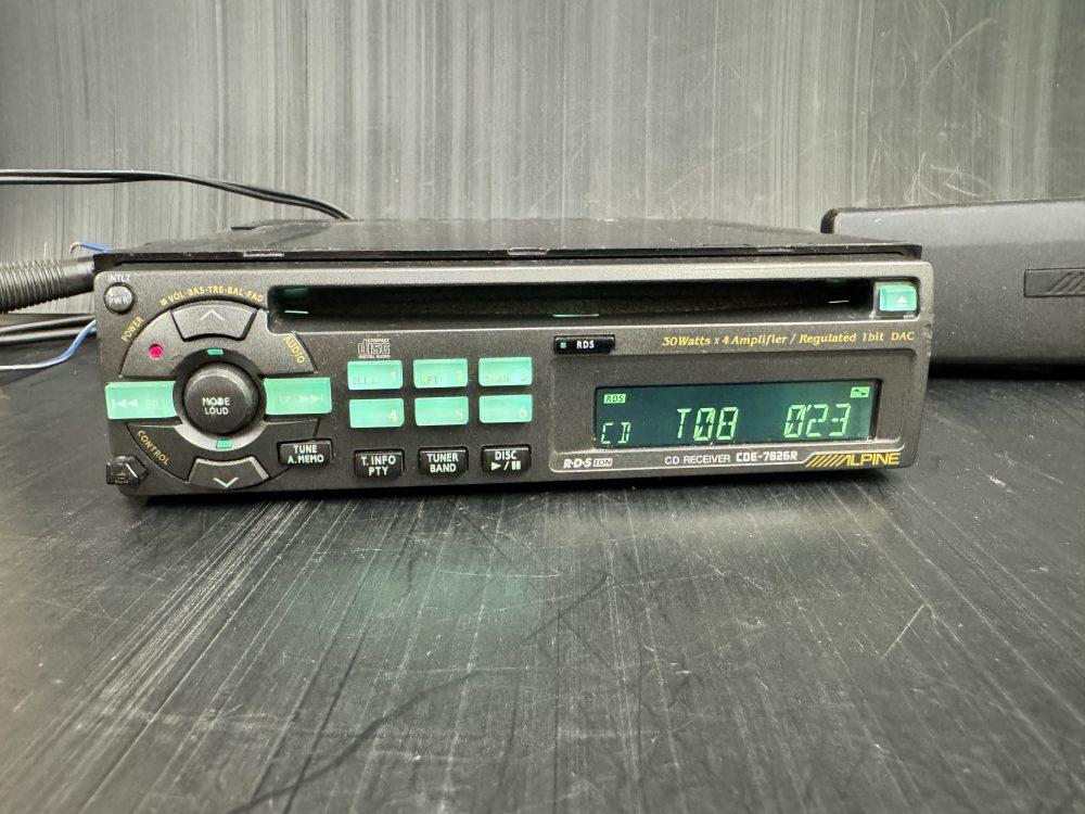Alpine Car Radio Stereo Cd Player Model Cde-7826r with Green Illumination - Image 4