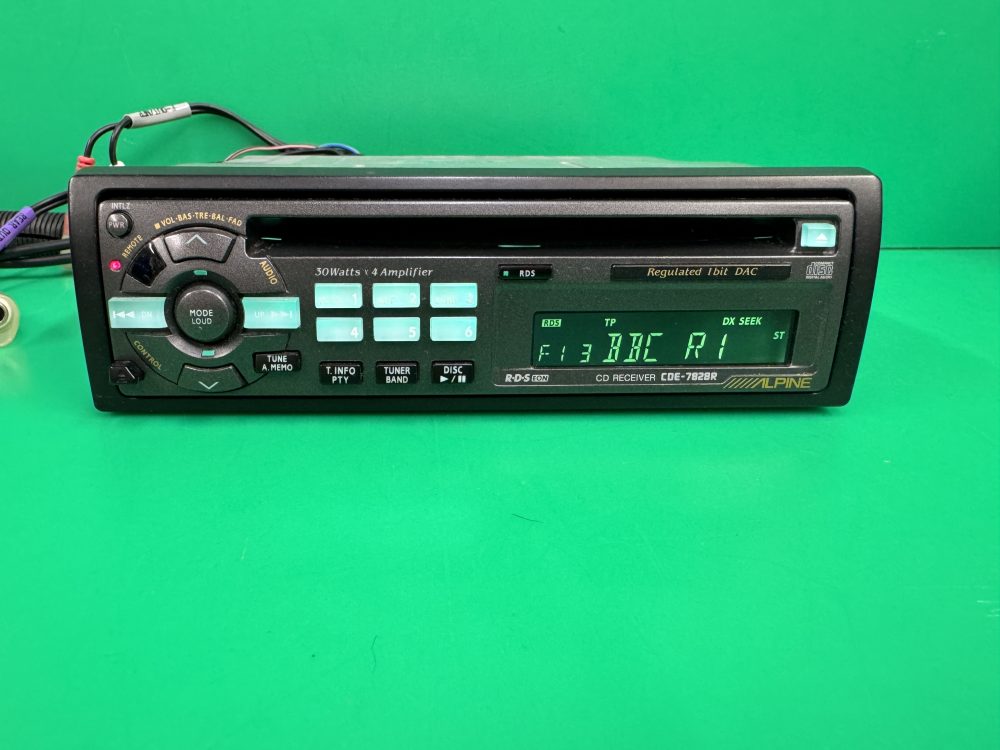 Alpine Car Radio Stereo Cd Player Model Cde-7828r with Green Illumination