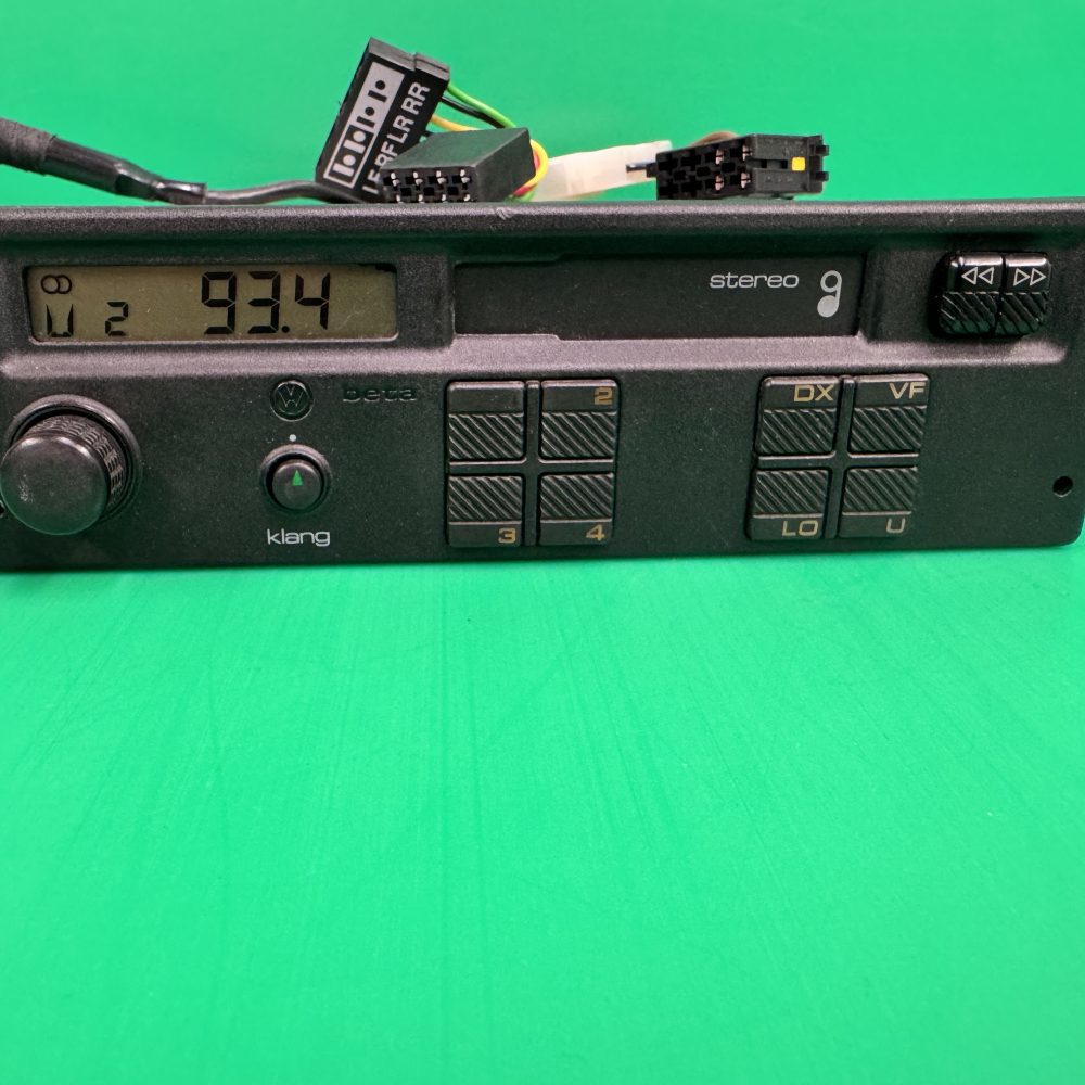 Vw Beta mk2 old car radio cassette player Philips Rare early model