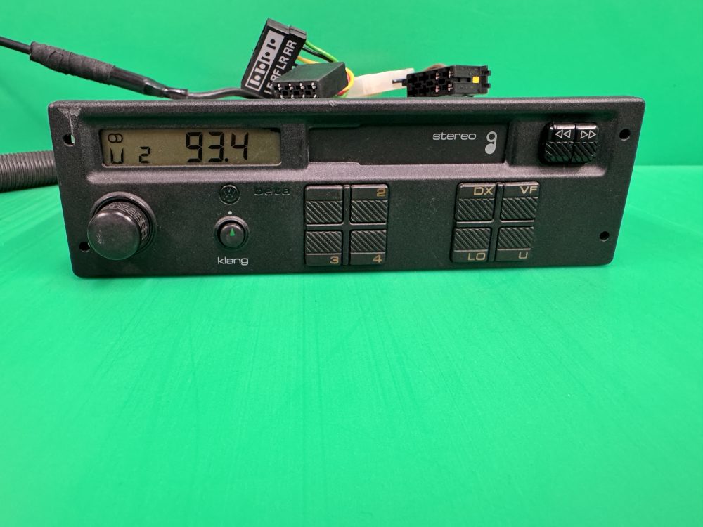 Vw Beta mk2 old car radio cassette player Philips Rare early model