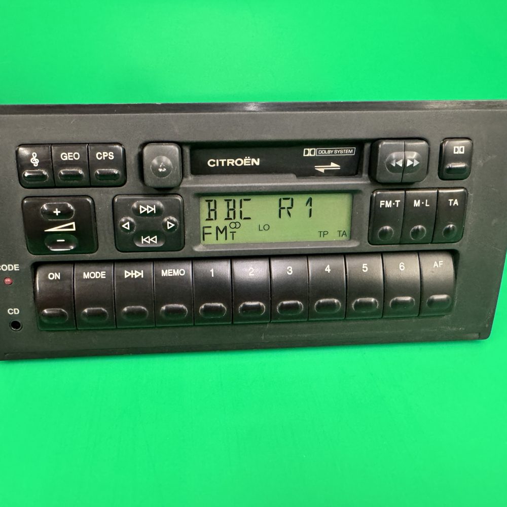 Citroen Xantia early old Classic radio cassette player with code Pf1 (Copy)