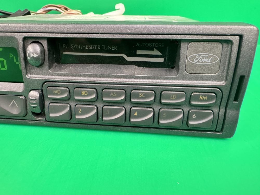 Ford Original Upgrade Radio Cassette Fiesta Escort Rate model - Image 3