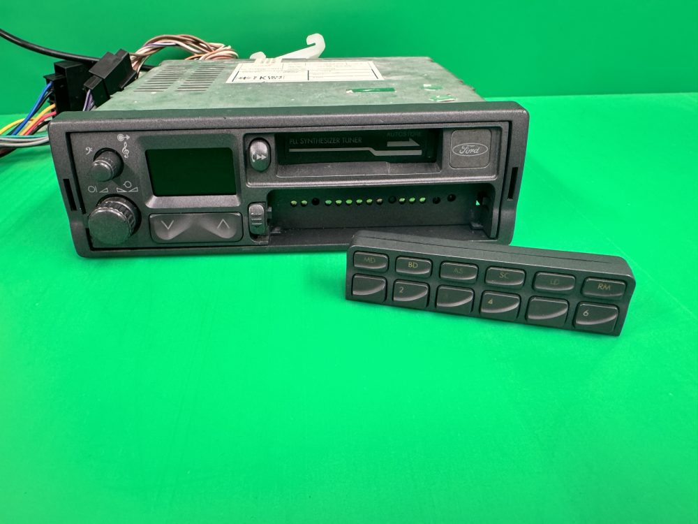 Ford Original Upgrade Radio Cassette Fiesta Escort Rate model - Image 5